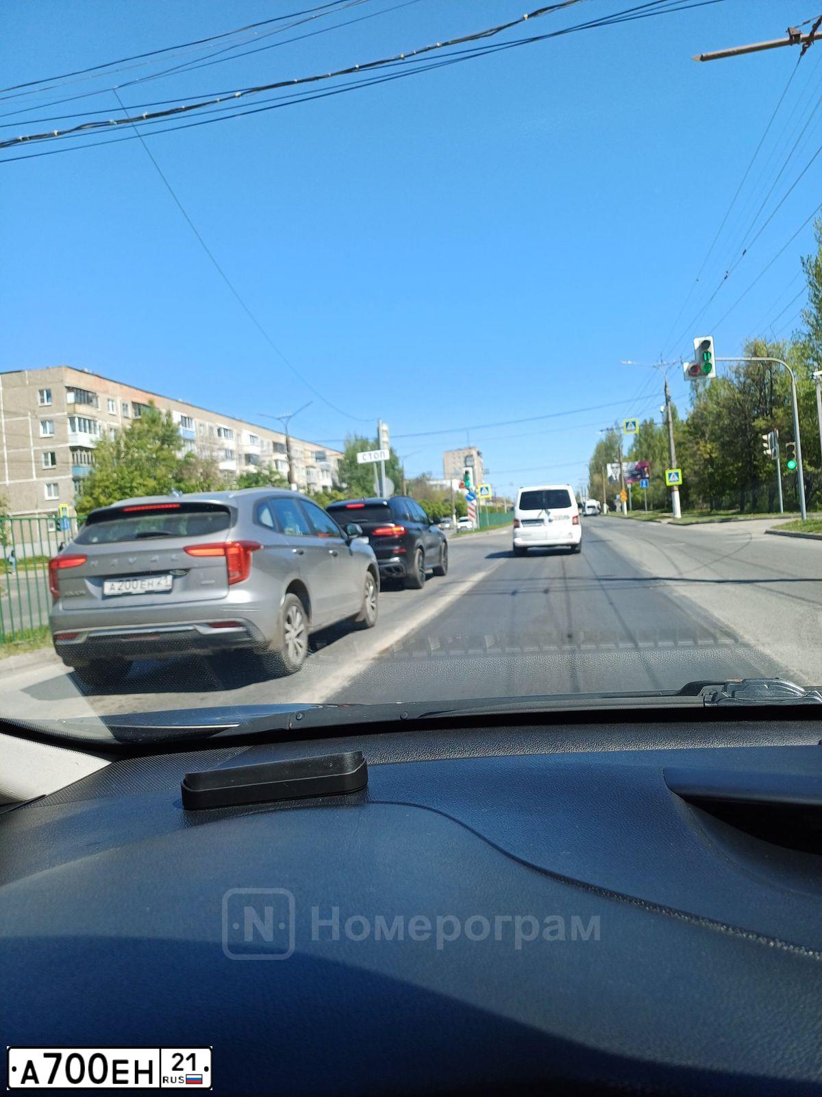 Фото автомобиля FORD FOCUS, 2006 — госномер А700ЕН21. Цвет: Серебристый