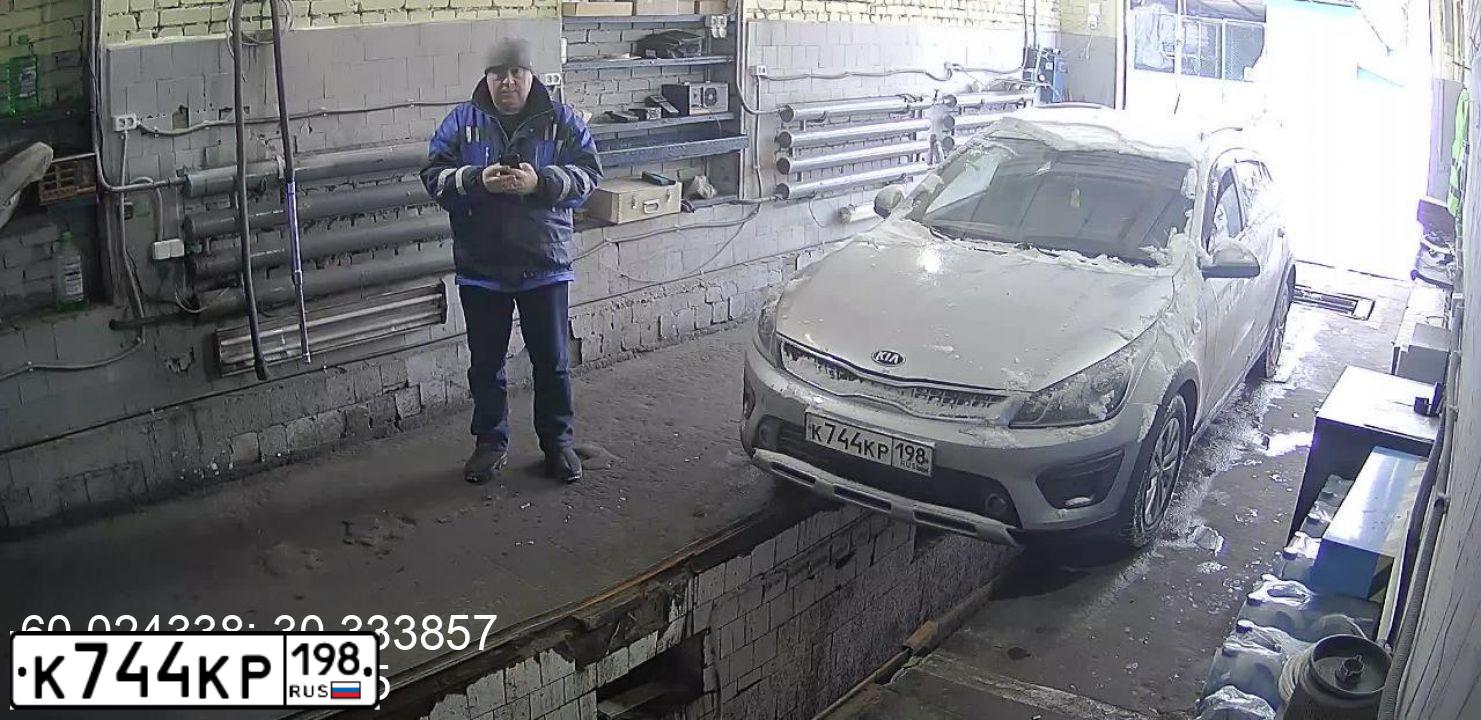Фото автомобиля KIA RIO, 2020 — госномер Т691УА198. Цвет: СЕРЕБРИСТЫЙ
