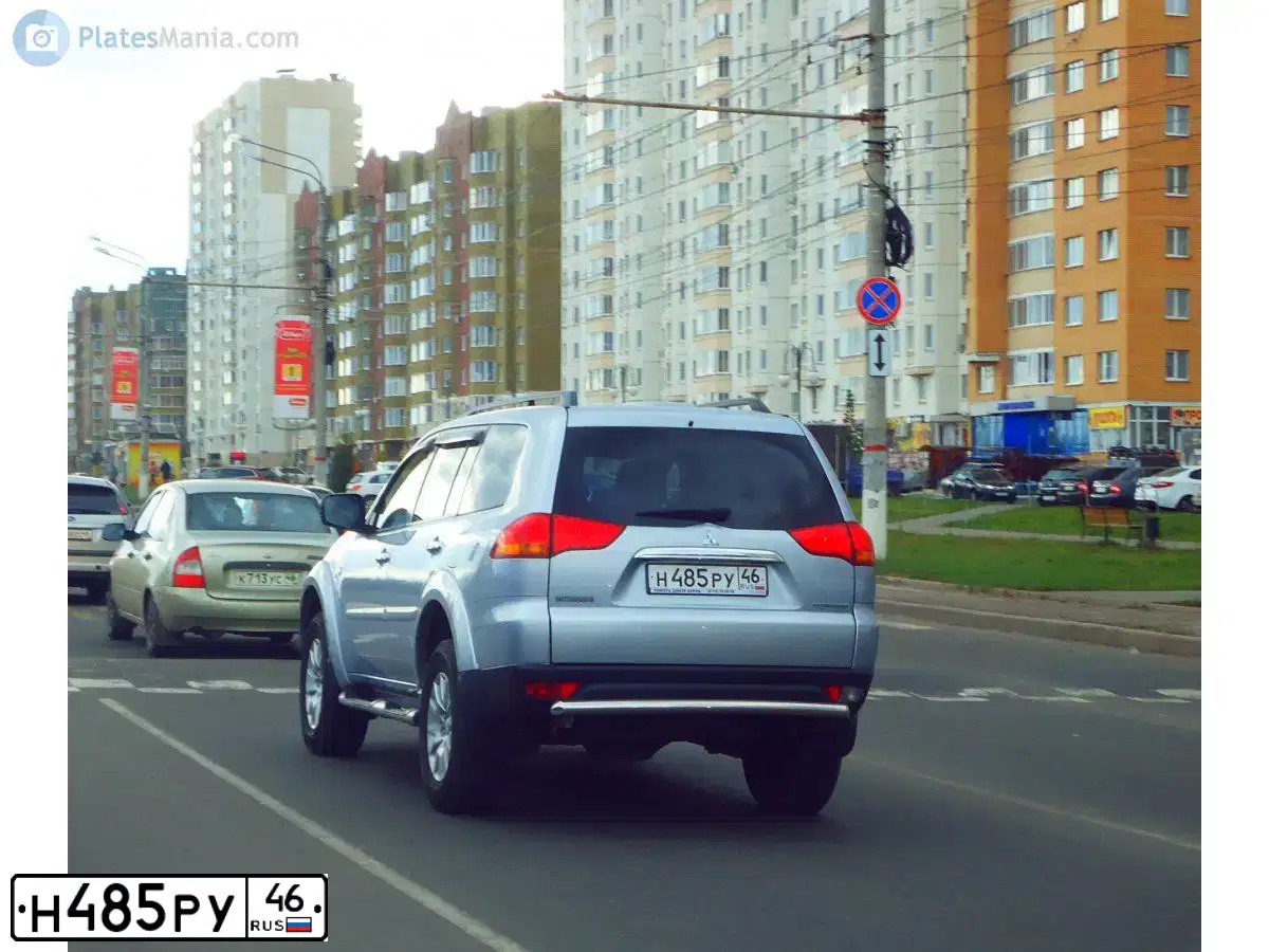 Фото автомобиля MITSUBISHI PAJERO SPORT, 2013 — госномер Т298УК31. Цвет: Серебристый