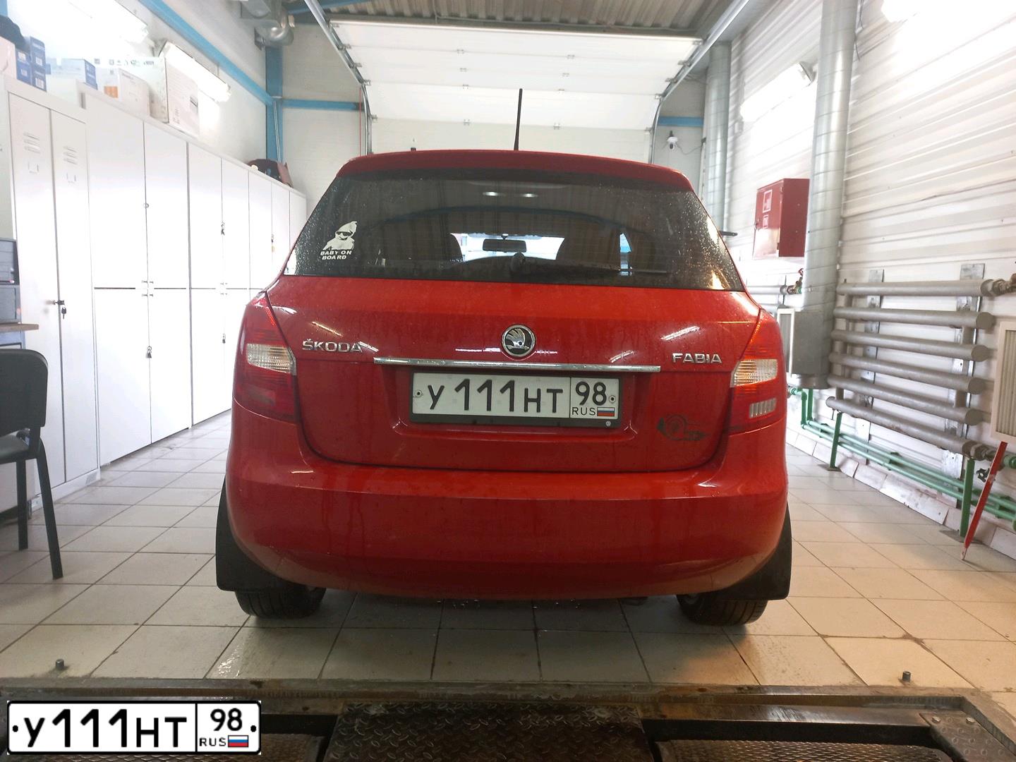 Фото автомобиля AUDI A6, 2009 — госномер У111НТ98. Цвет: СЕРЕБРИСТЫЙ