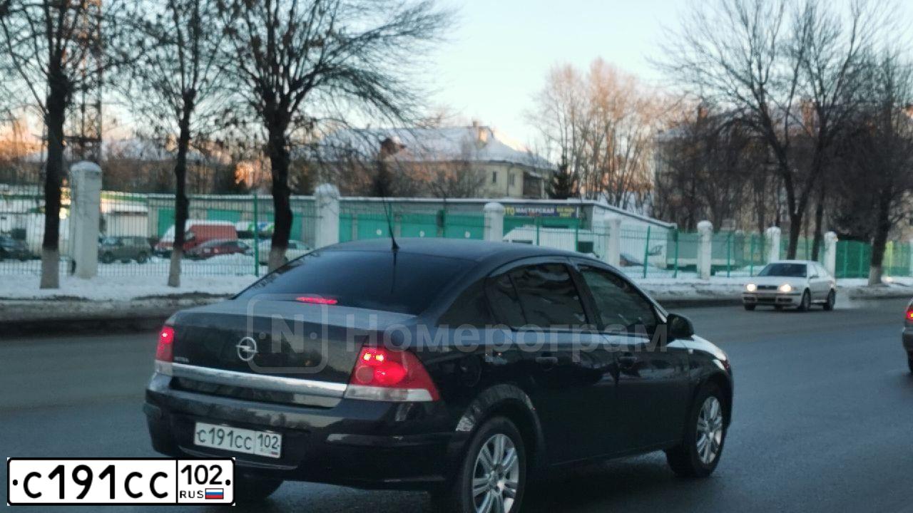 Фото автомобиля SKODA OCTAVIA, 2012 — госномер М035КТ702. Цвет: Белый