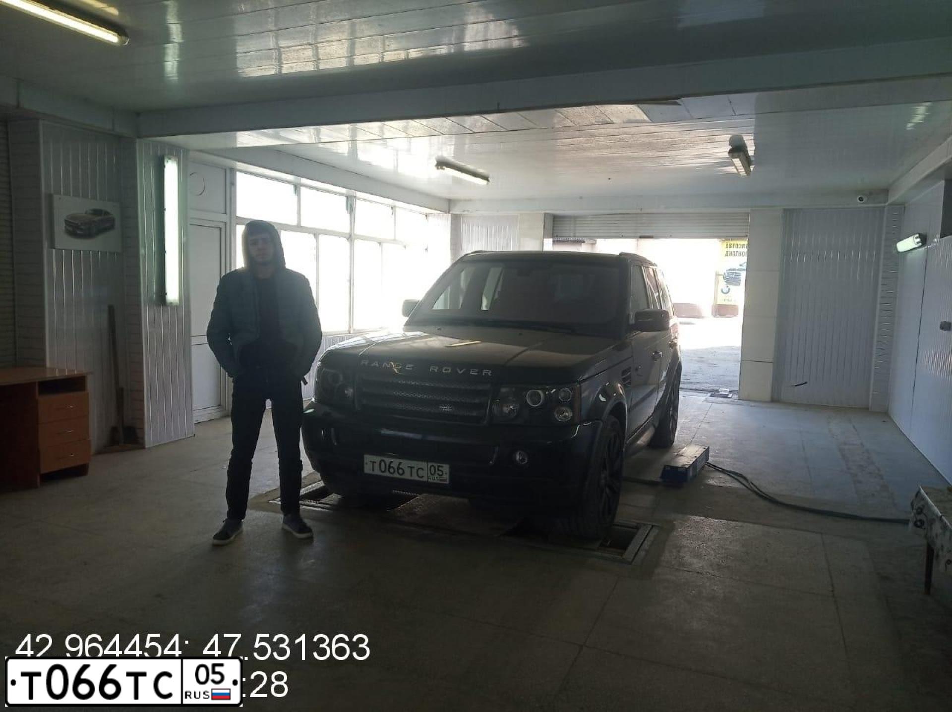Фото автомобиля LANDROVER RANGE ROVER SPORT, 2005 — госномер В871ВЕ82. Цвет: ЧЕРНЫЙ