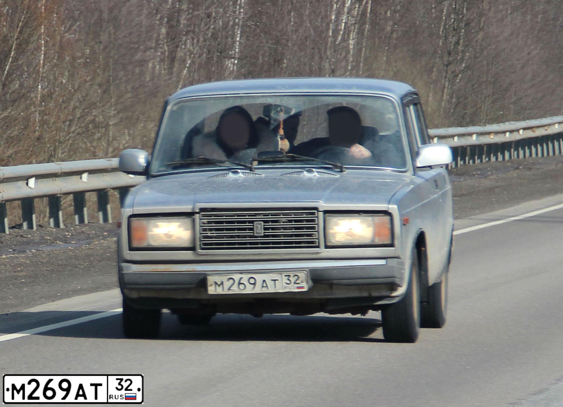 Фото автомобиля LADA 2107, 2011 — госномер Р238ОХ32