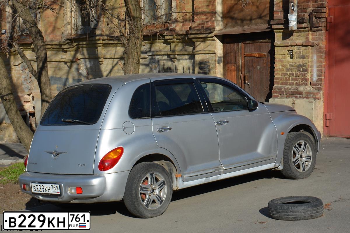 Фото автомобиля CHRYSLER PT CRUISER, 2000 — госномер В229КН761. Цвет: СЕРЕБРИСТЫЙ