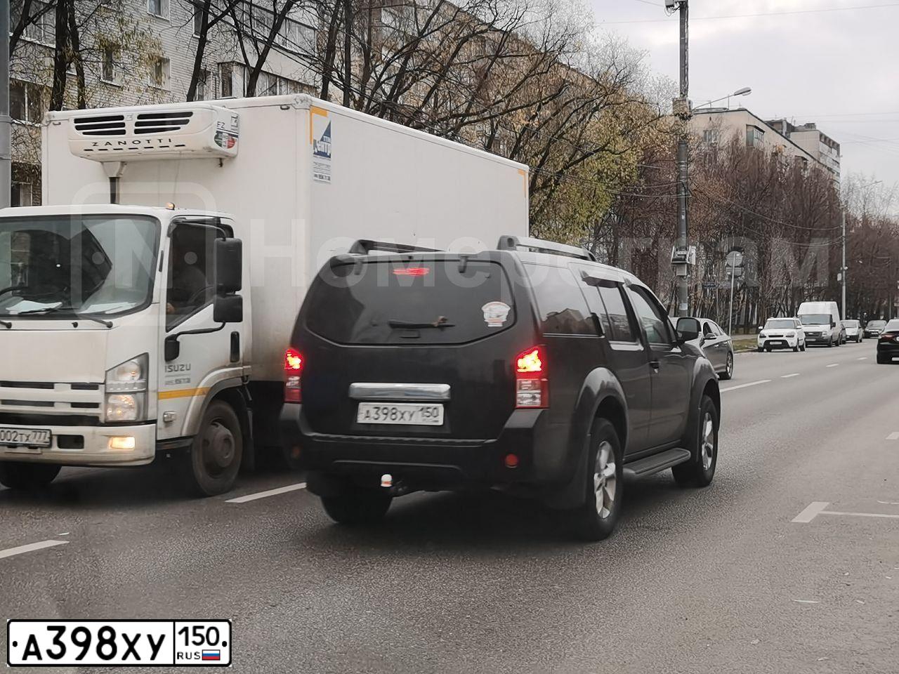 Фото автомобиля NISSAN PATHFINDER, 2012 — госномер А398ХУ150. Цвет: ЧЕРНЫЙ