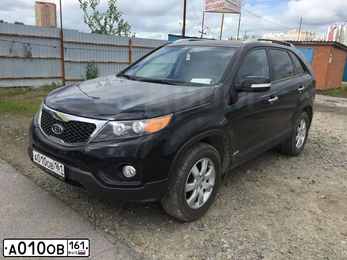 Фото автомобиля KIA SORENTO, 2011 — госномер Н008НА05. Цвет: ЧЕРНЫЙ