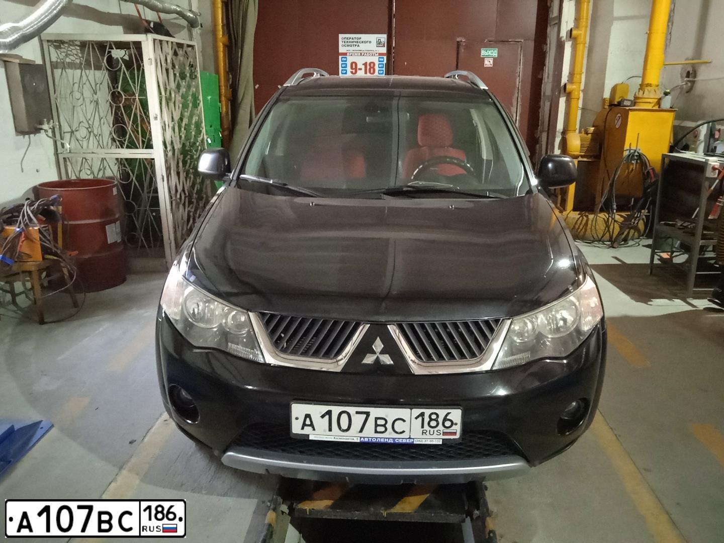 Фото автомобиля MITSUBISHI OUTLANDER, 2008 — госномер М109ХЕ154. Цвет: ЧЕРНЫЙ