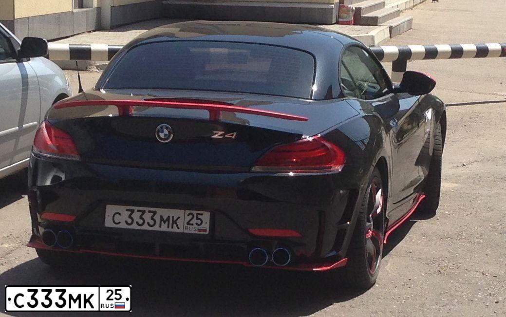 Фото автомобиля БМВ З4, 2009 — госномер Е527СВ125. Цвет: ЧЕРНЫЙ