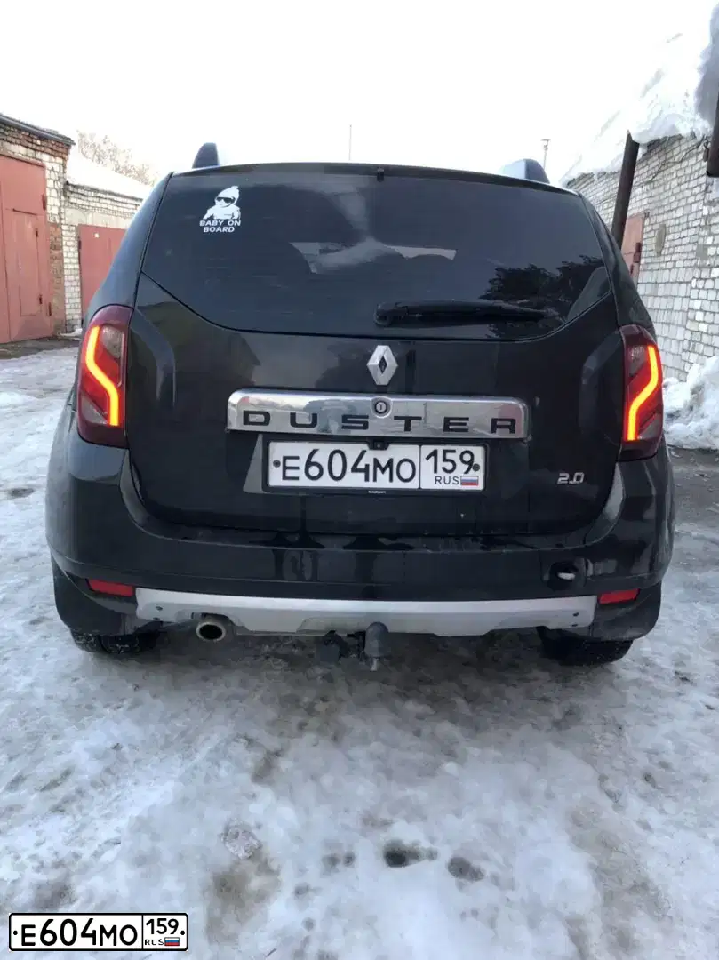 Фото автомобиля RENAULT DUSTER, 2014 — госномер Е604МО159. Цвет: ЧЕРНЫЙ