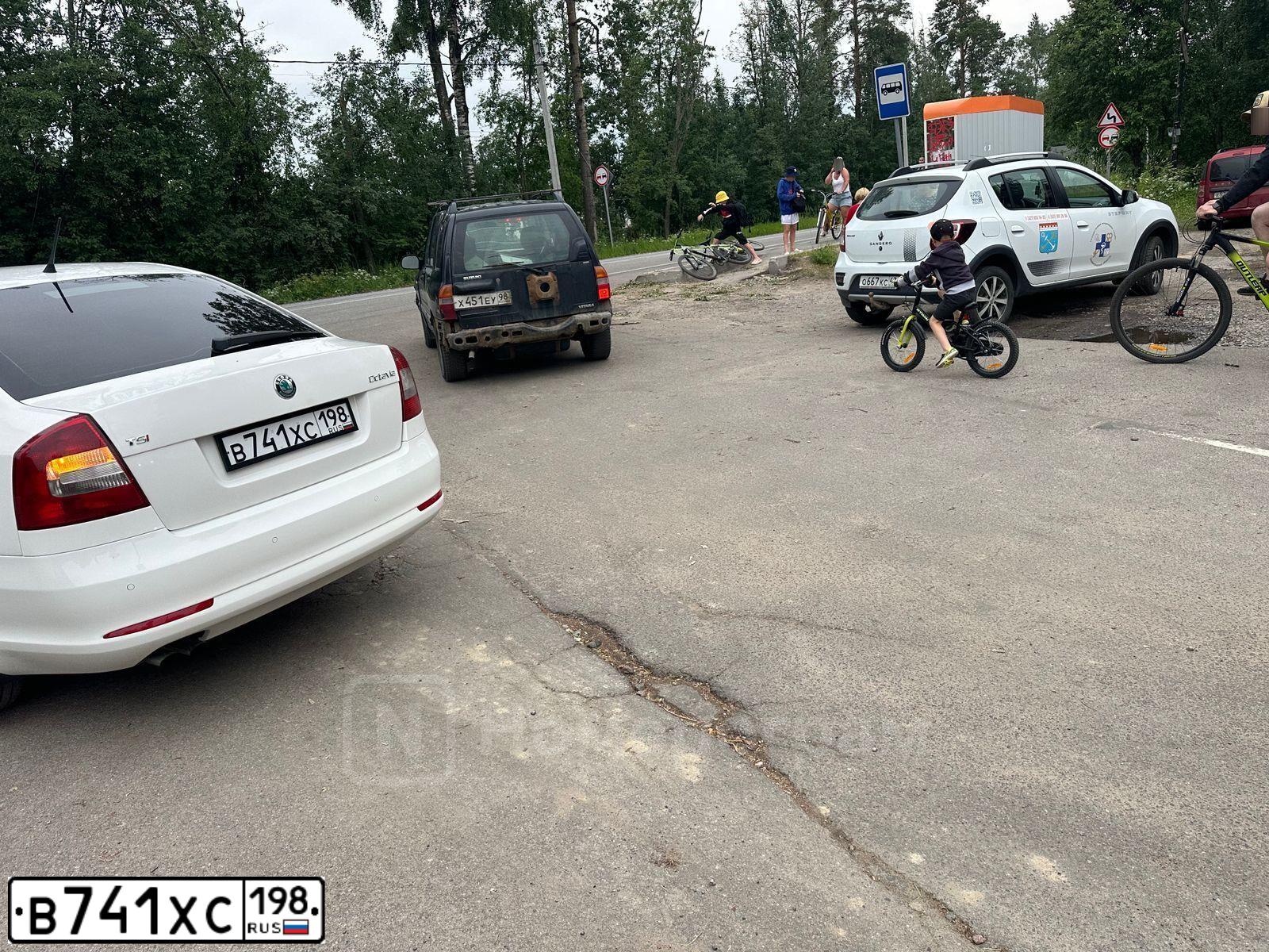 Фото автомобиля SKODA OCTAVIA, 2012 — госномер В741ХС198. Цвет: Белый