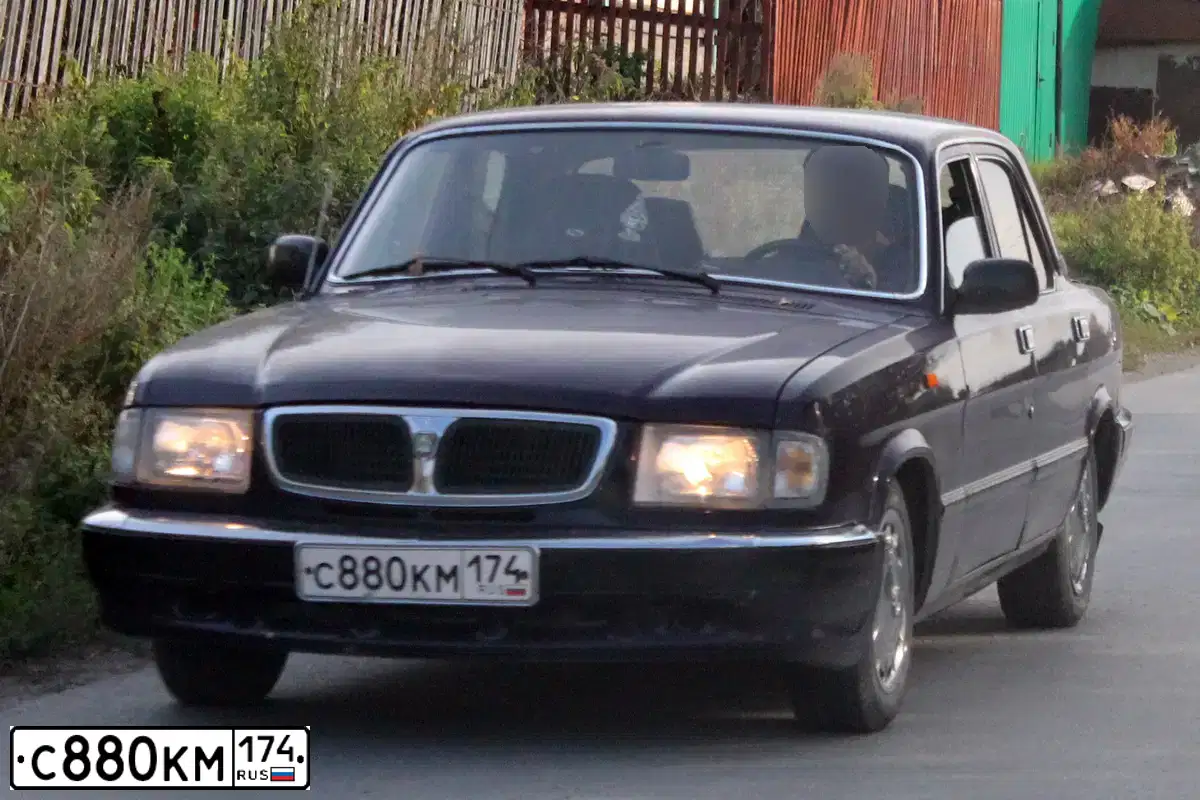 Фото автомобиля GAZ 3110 WOLGA, 2001 — госномер Н744НН50. Цвет: ФИОЛЕТОВЫЙ
