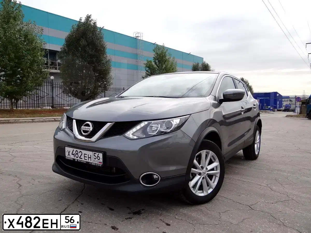 Фото автомобиля NISSAN QASHQAI, 2017 — госномер М808УР763. Цвет: Серый