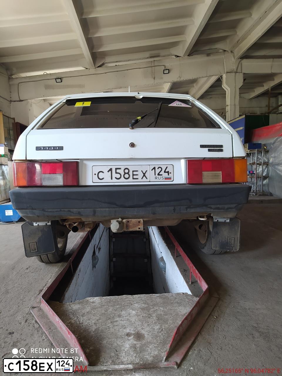 Фото автомобиля LADA 2109 SAMARA, 2000 — госномер Р599РВ124. Цвет: ЯРКО-БЕЛЫЙ