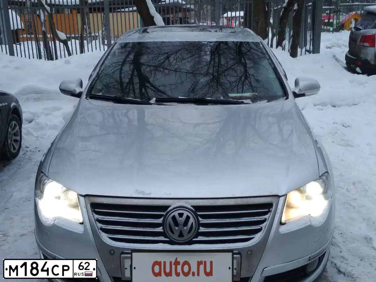 Фото автомобиля VOLKSWAGEN PASSAT, 2005 — госномер М184СР62. Цвет: СЕРЕБРИСТЫЙ