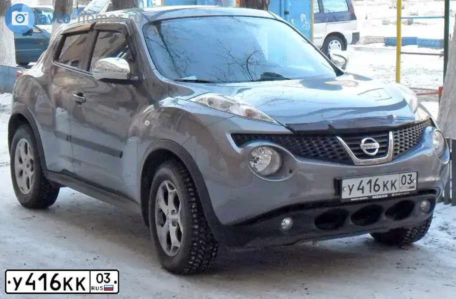Фото автомобиля NISSAN JUKE, 2011 — госномер У416КК03. Цвет: СЕРЫЙ