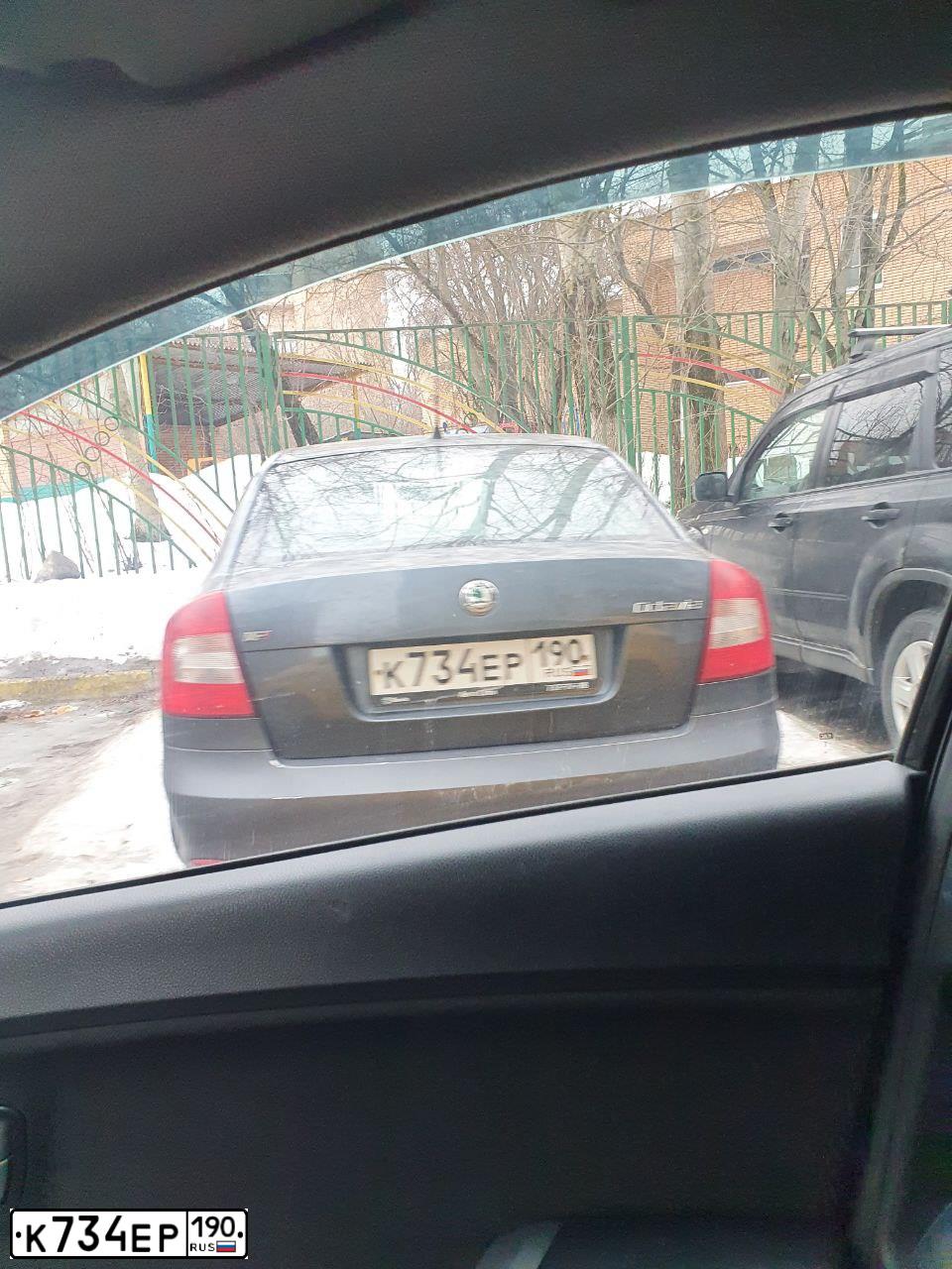 Фото автомобиля SKODA OCTAVIA, 2010 — госномер Т842ВА180. Цвет: СЕРЫЙ ТЕМНЫЙ