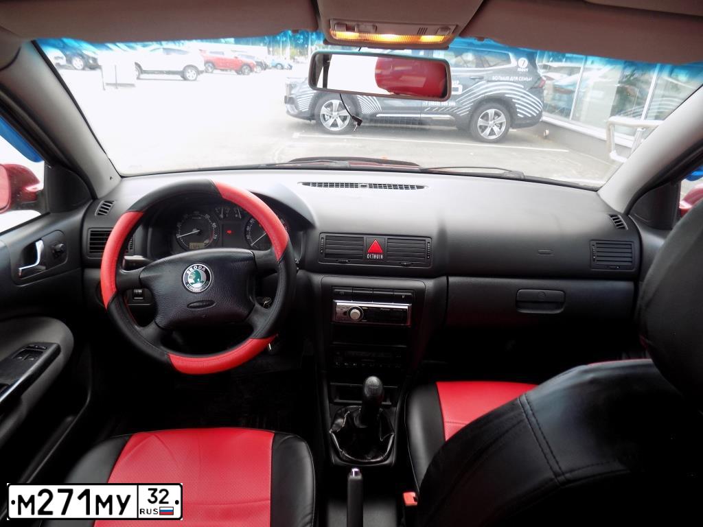 Фото автомобиля SKODA OCTAVIA, 2006 — госномер М271МУ32. Цвет: ВИШНЕВЫЙ