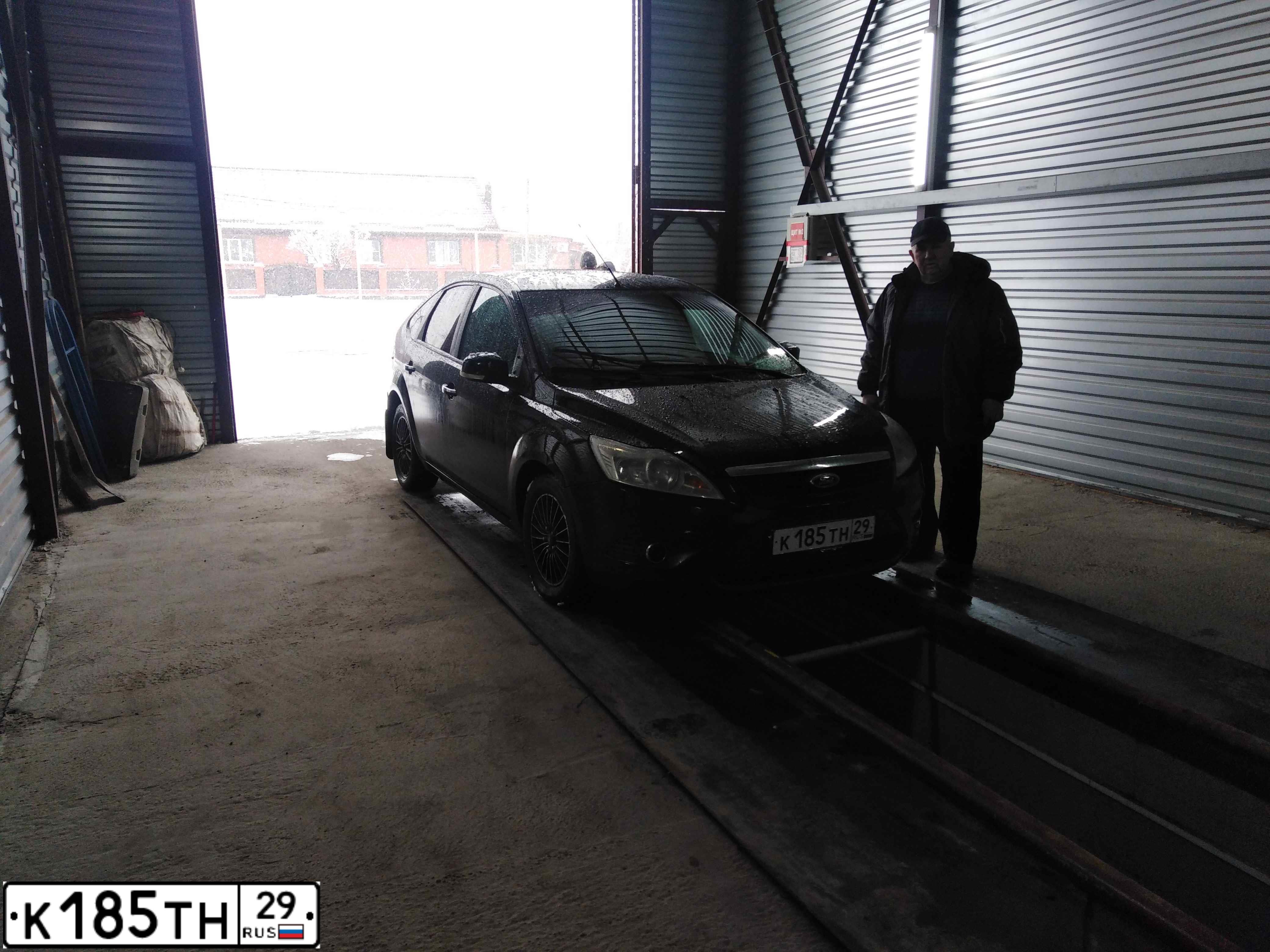 Фото автомобиля FORD FOCUS, 2009 — госномер С027НС761. Цвет: ЧЕРНЫЙ