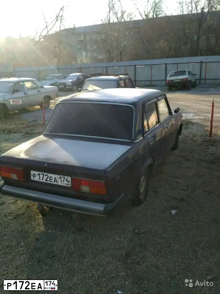 Фото автомобиля LADA 2105, 1998 — госномер Р172ЕА174. Цвет: ФИОЛЕТОВЫЙ