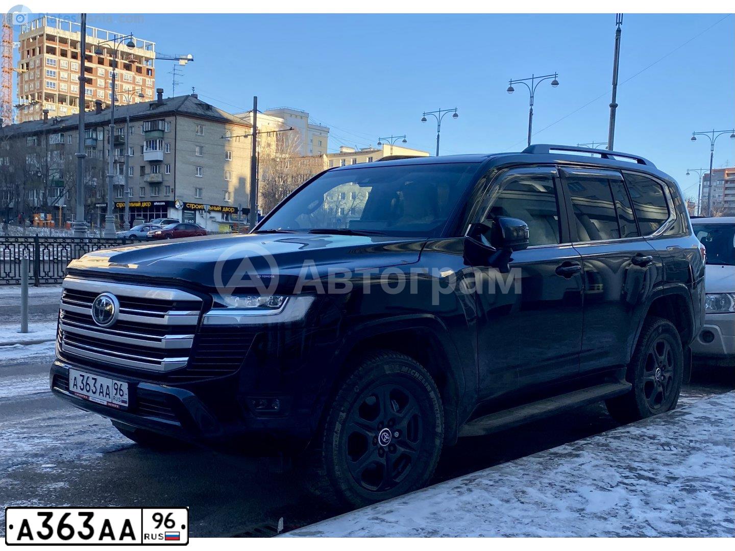 Фото автомобиля TOYOTA LANDCRUISER 200, 2013 — госномер А363АА96. Цвет: ЧЕРНЫЙ