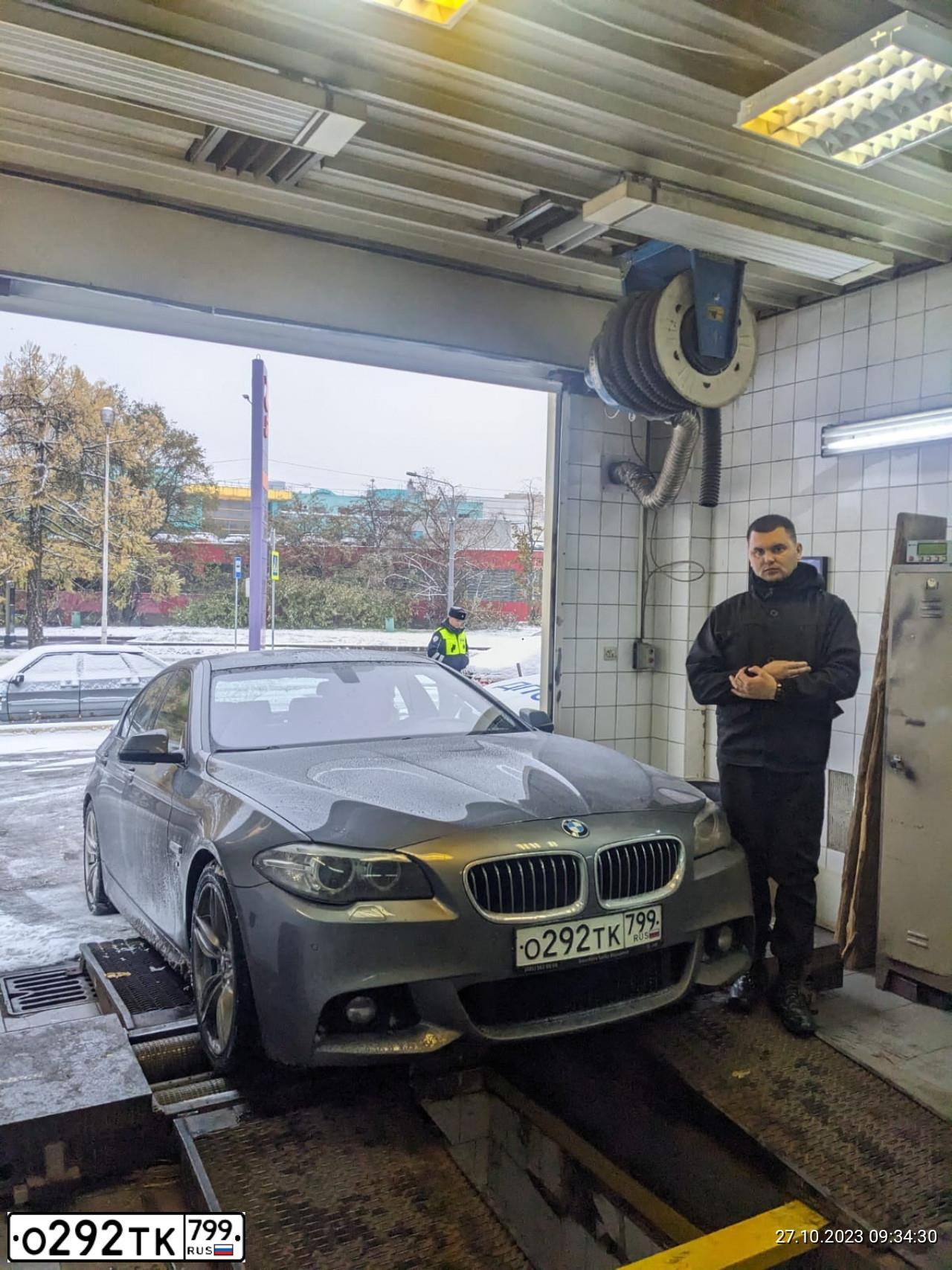 Фото автомобиля BMW SERIE 5, 2014 — госномер О292ТК799. Цвет: СЕРЫЙ
