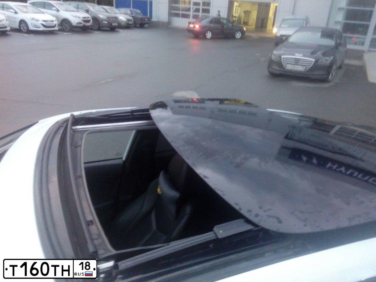 Фото автомобиля MITSUBISHI COLT, 1999 — госномер С470ХО18. Цвет: ГОЛУБОЙ