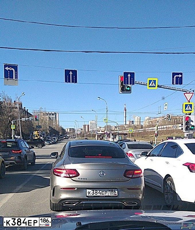 Фото автомобиля MERCEDES C-KLASSE, 2020 — госномер Р910РО196. Цвет: СЕРЫЙ