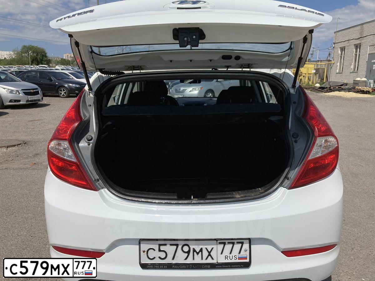 Фото автомобиля HYUNDAI SOLARIS, 2014 — госномер С579МХ777. Цвет: Белый
