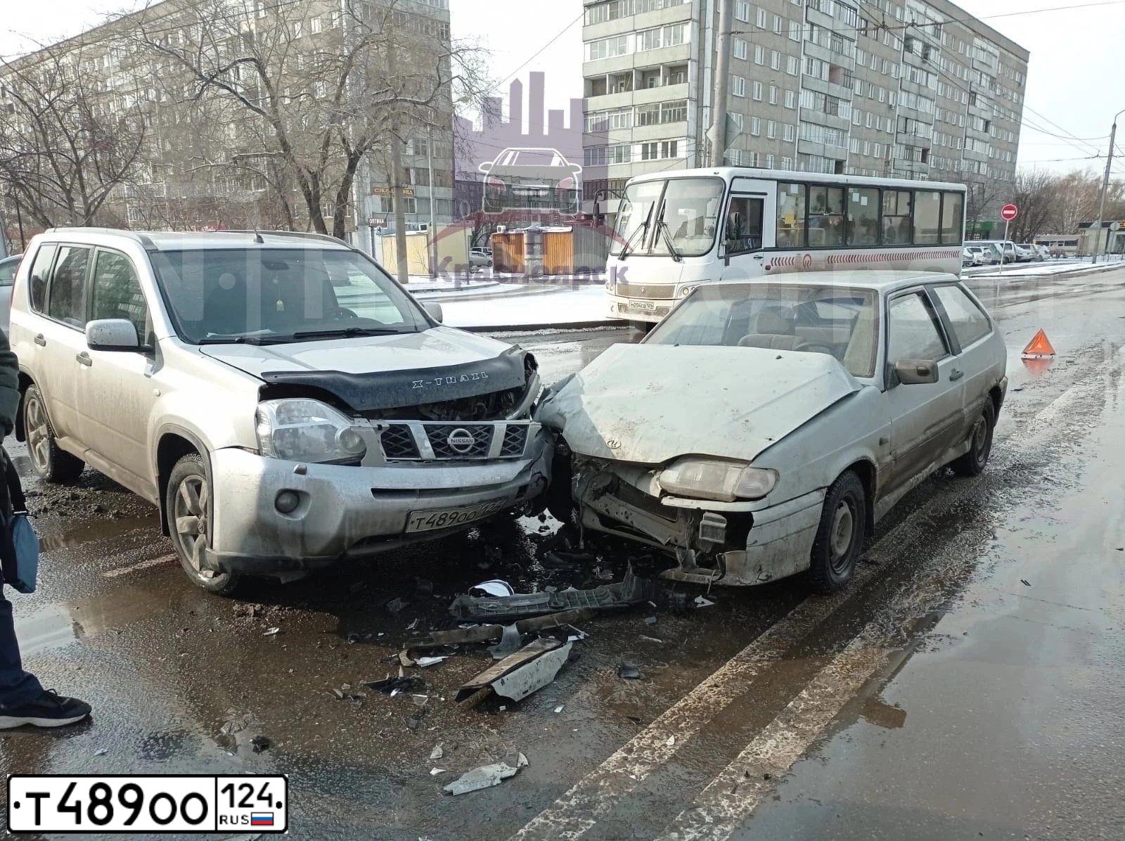 Фото автомобиля NISSAN X-TRAIL, 2007 — госномер Т489ОО124. Цвет: СЕРЕБРИСТЫЙ