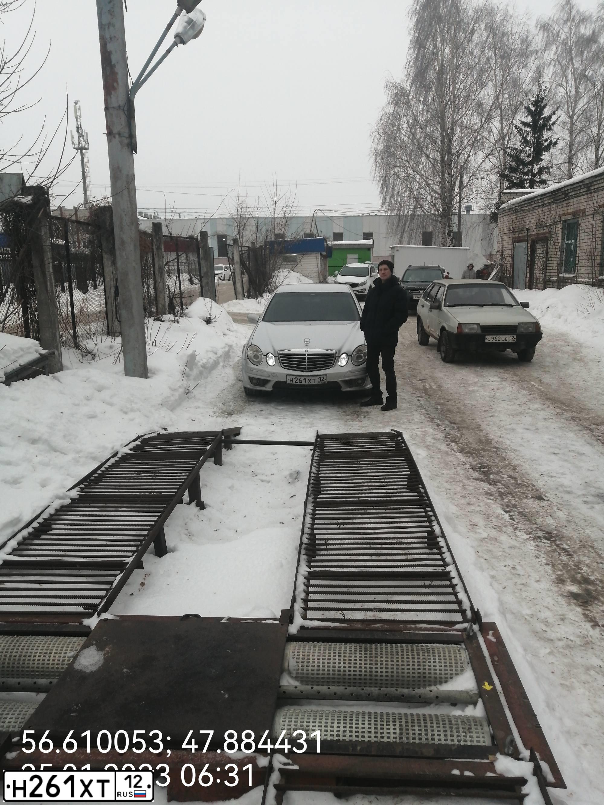 Фото автомобиля MERCEDES E-KLASSE, 2005 — госномер М063РВ12. Цвет: БЕЛЫЙ СЕРЕБРИСТЫЙ