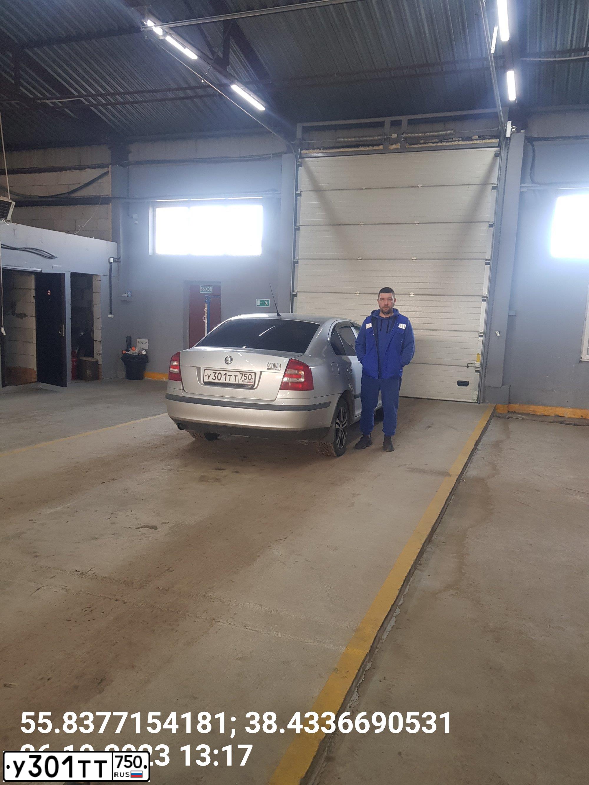 Фото автомобиля SKODA OCTAVIA, 2006 — госномер О146ЕЕ177. Цвет: СЕРЫЙ