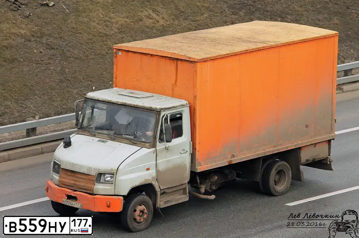 Фото автомобиля ZIL 5301 /4X2/, 1999 — госномер В559НУ177. Цвет: СВЕТЛО-СЕРЫЙ