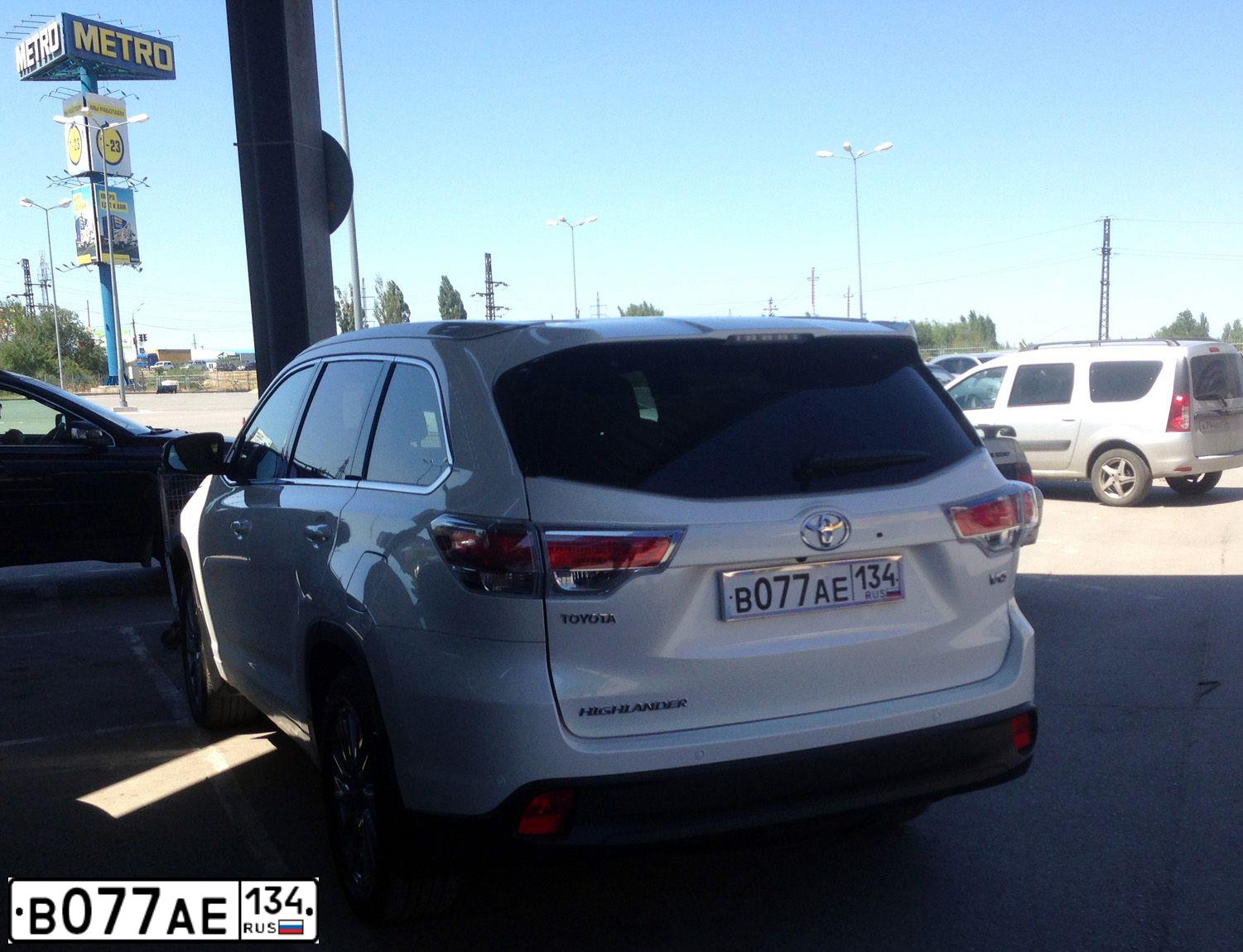 Фото автомобиля TOYOTA HIGHLANDER, 2014 — госномер В077АЕ134. Цвет: Белый