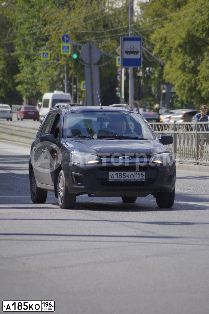 Фото автомобиля LADA 2194 KALINA, 2014 — госномер А185КО196. Цвет: СИНЕ-ЧЕРНЫЙ