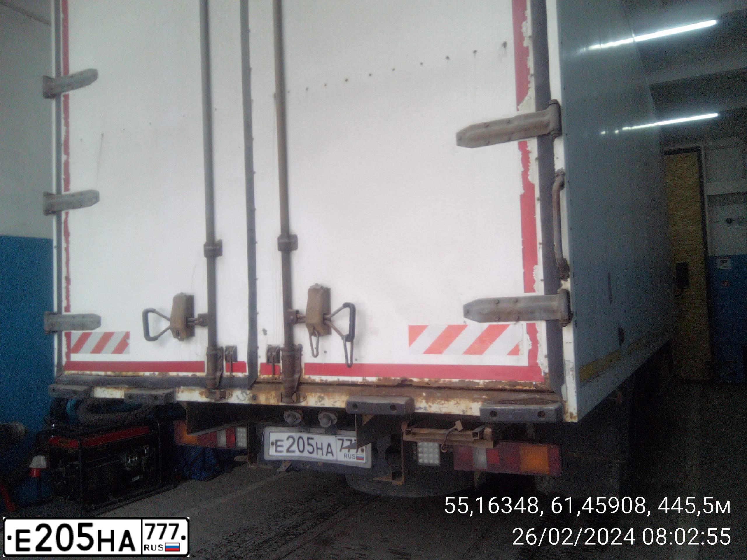 Фото автомобиля FUSO CANTER, 2013 — госномер Е205НА777