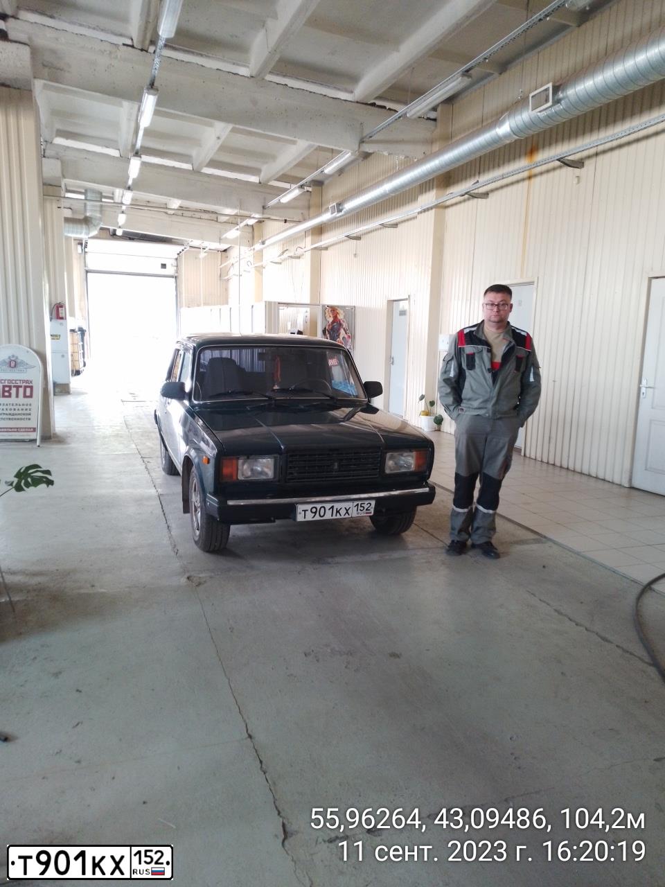 Фото автомобиля LADA 2107, 2008 — госномер С004ХК52. Цвет: Темно-зеленый