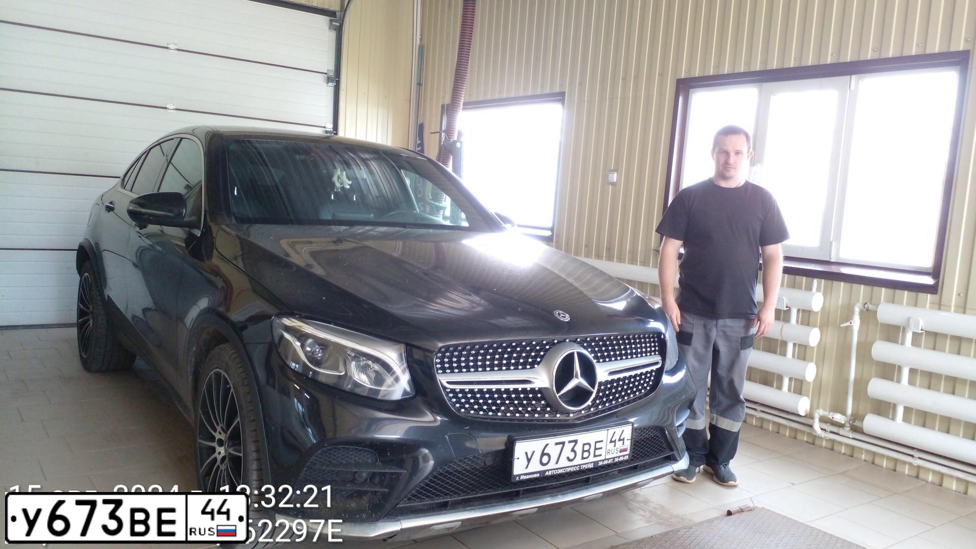 Фото автомобиля MERCEDES GLC-KLASSE, 2019 — госномер У673ВЕ44. Цвет: ЧЕРНЫЙ