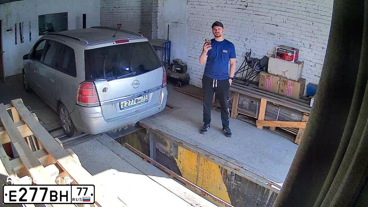 Фото автомобиля OPEL ZAFIRA, 2006 — госномер С345ВА198. Цвет: БЕЖЕВО-СЕРЫЙ