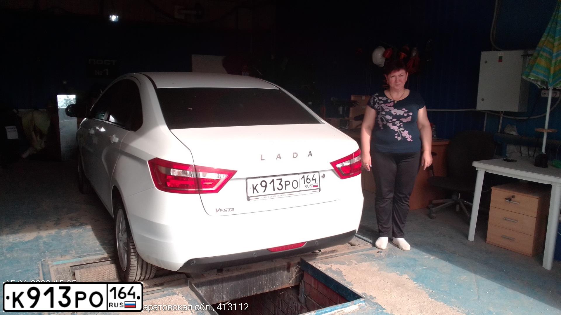 Фото автомобиля LADA VESTA, 2016 — госномер К321ХО164. Цвет: Белый