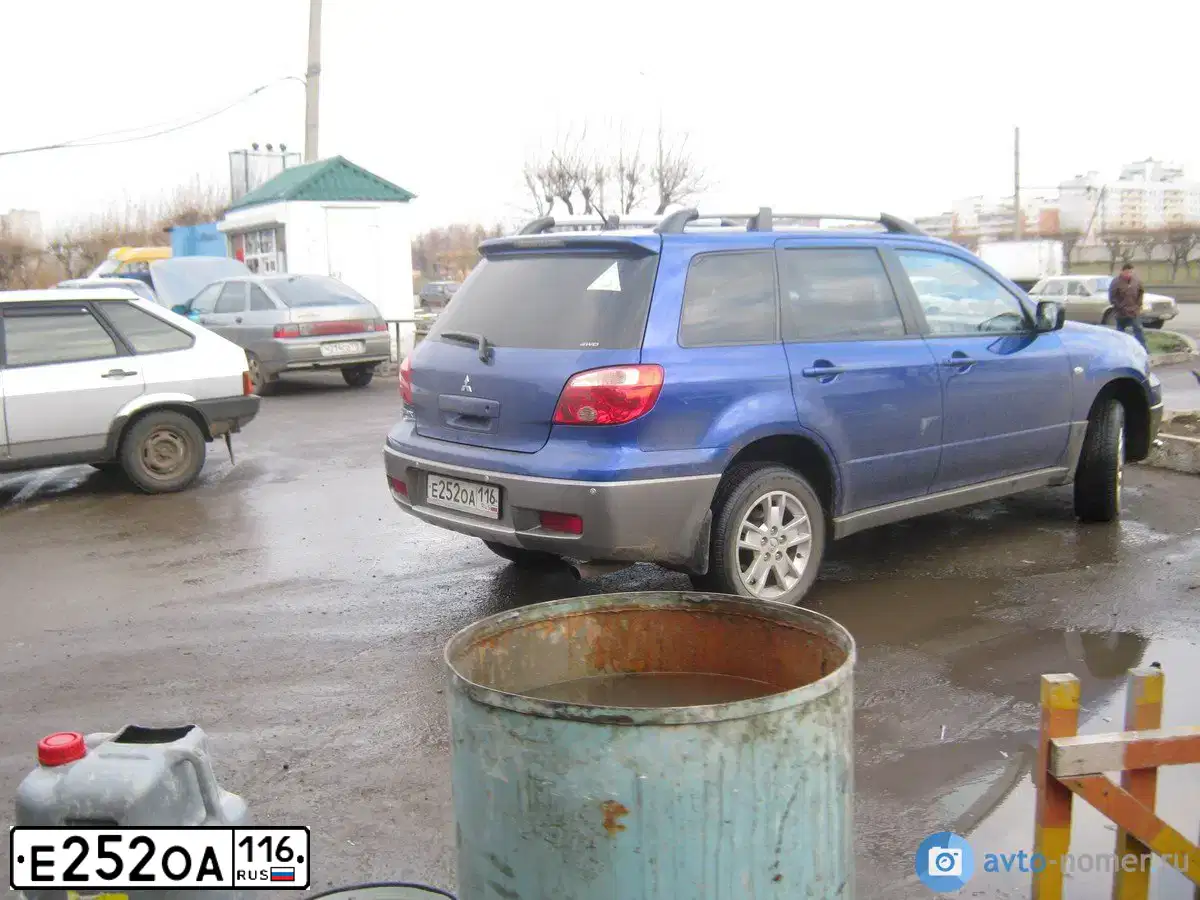 Фото автомобиля TOYOTA RAV4, 2013 — госномер А775ХН702. Цвет: Темно-зеленый