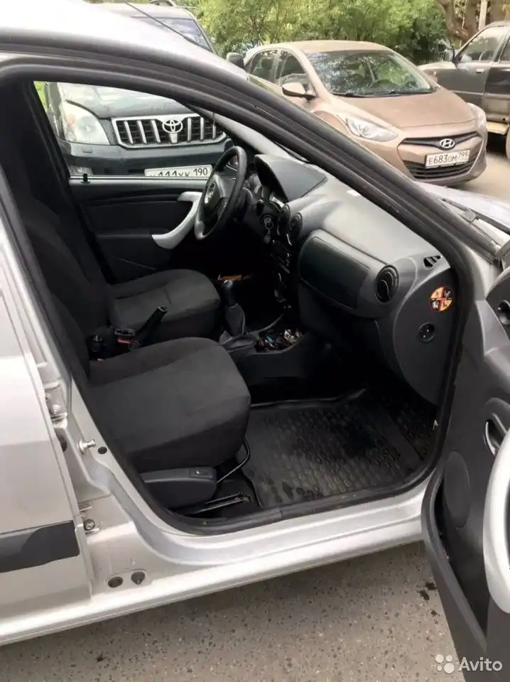 Фото автомобиля HYUNDAI I30, 2012 — госномер Е683ОМ799. Цвет: КОРИЧНЕВЫЙ