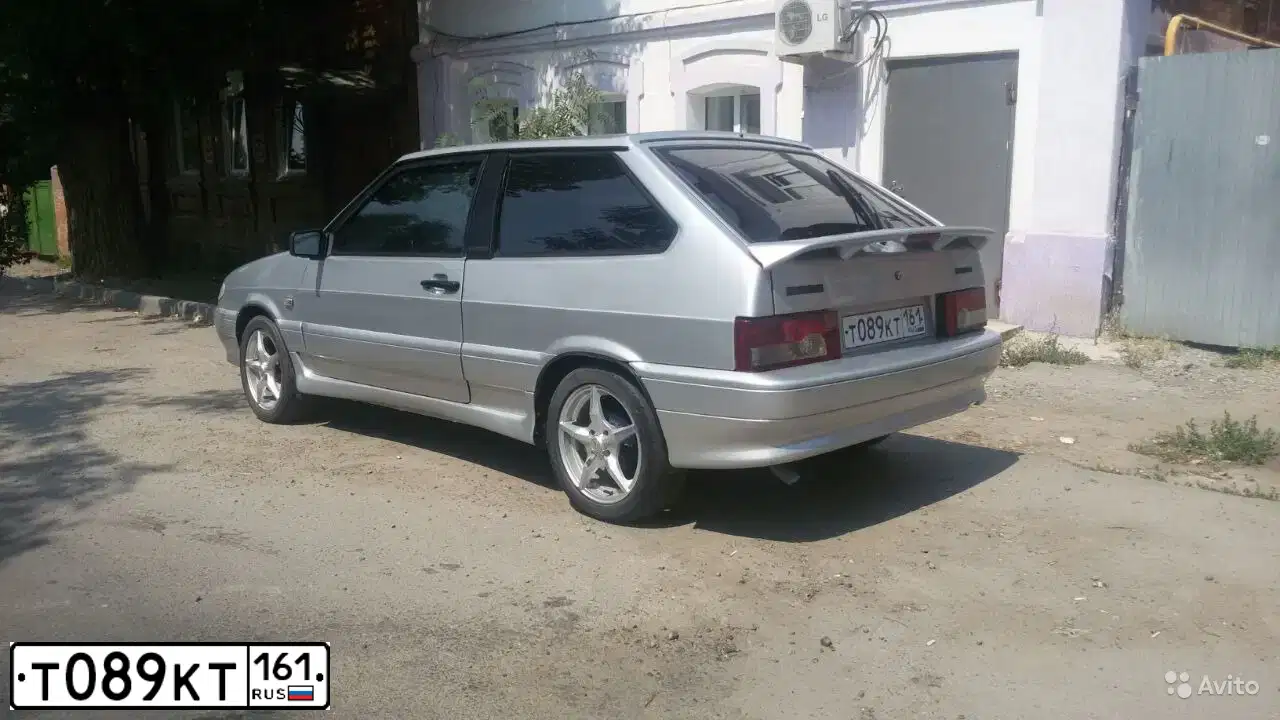Фото автомобиля LADA 2113 SAMARA, 2008 — госномер М747УЕ61. Цвет: СВ.СЕРЕБРИСТЫЙ МЕТАЛЛ