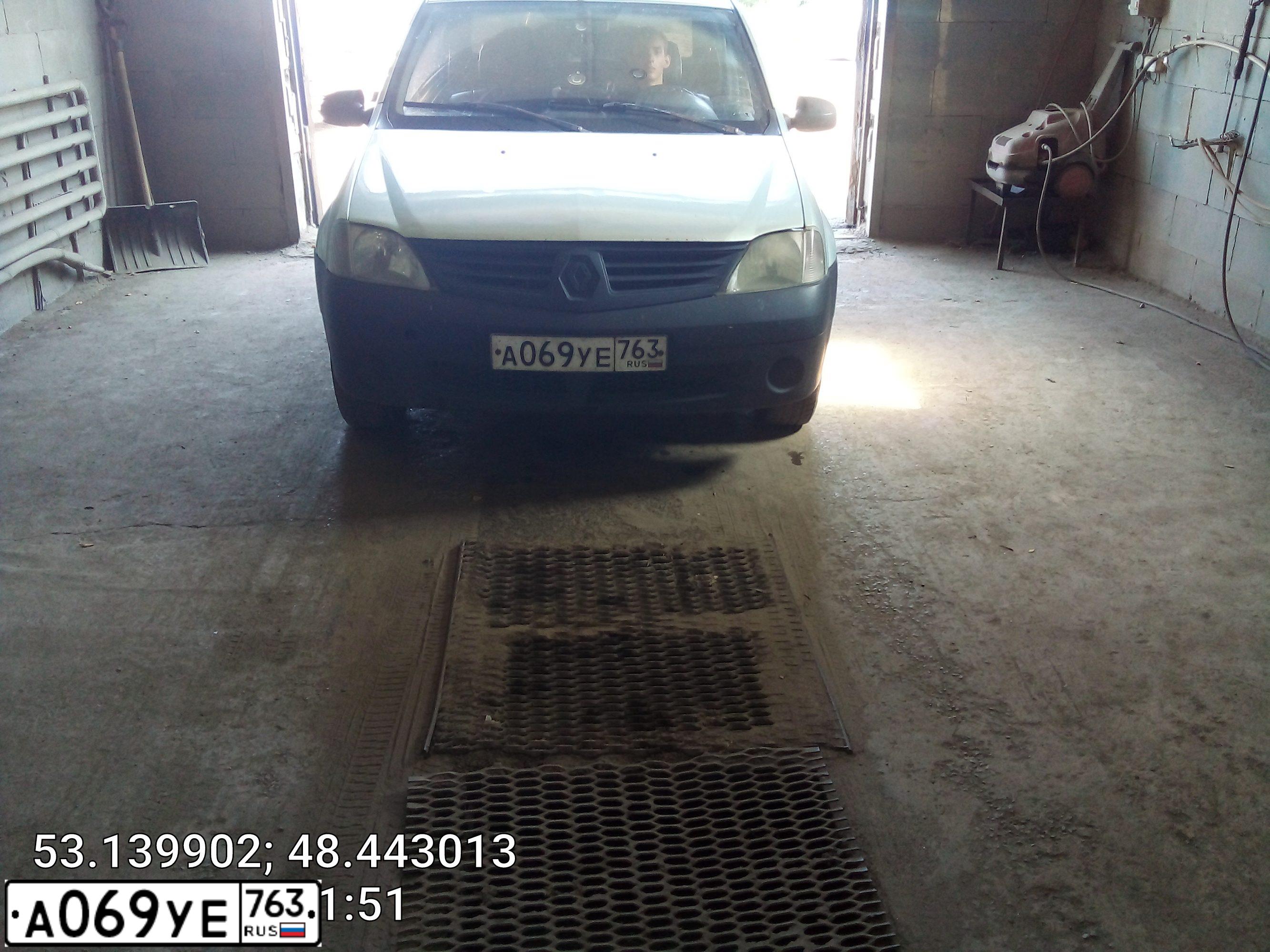 Фото автомобиля RENAULT LOGAN, 2006 — госномер В080АС163. Цвет: СВЕТЛО-ЗЕЛЕНЫЙ