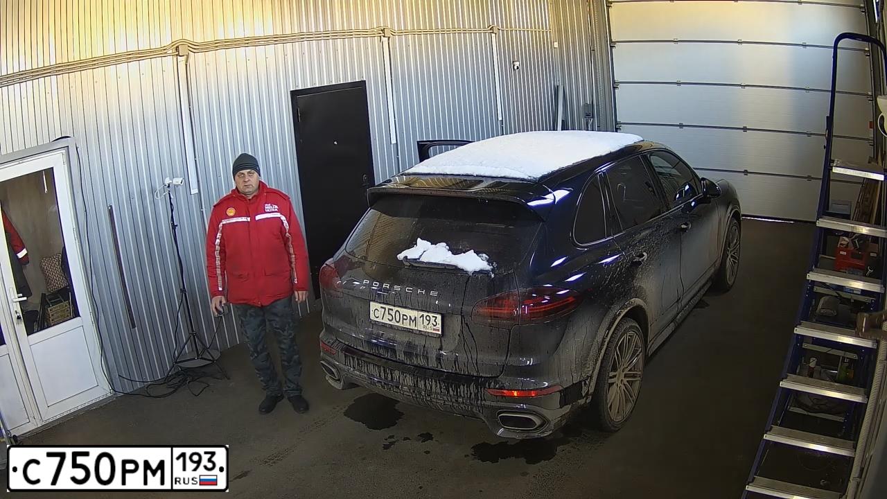 Фото автомобиля PORSCHE CAYENNE, 2015 — госномер Х001МР93