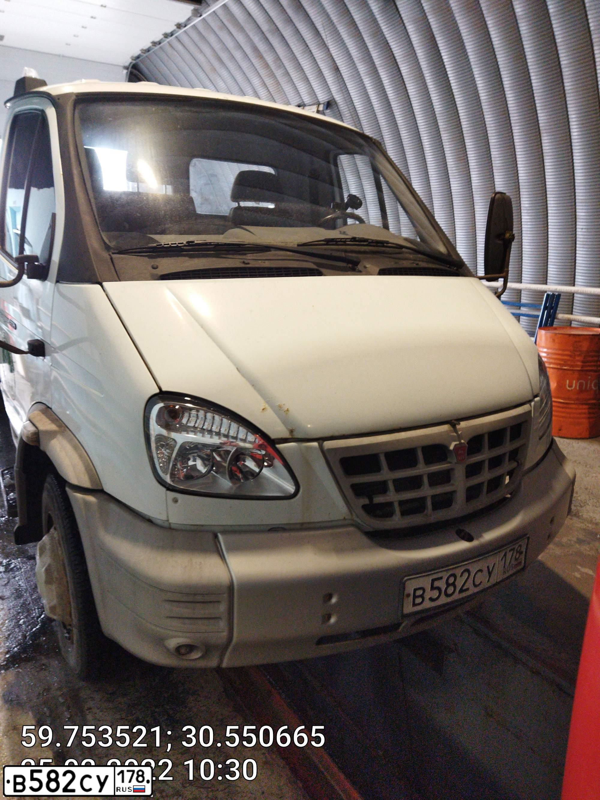 Фото автомобиля GAZ 3310 WALDAI, 2013 — госномер В582СУ178. Цвет: Белый