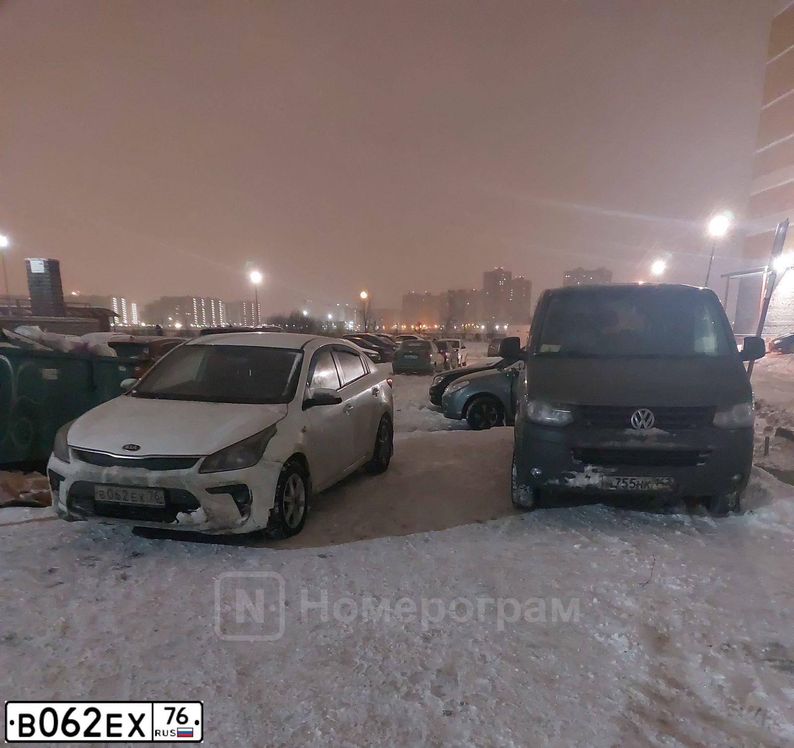 Фото автомобиля KIA RIO, 2017 — госномер В062ЕХ76. Цвет: Белый