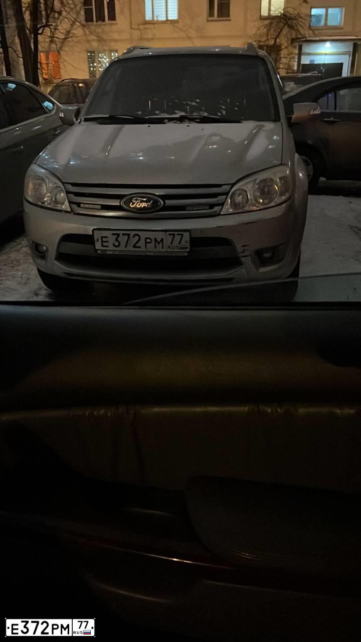 Фото автомобиля FORD ESCAPE, 2008 — госномер М431КС31. Цвет: БЕЖЕВО-СЕРЫЙ