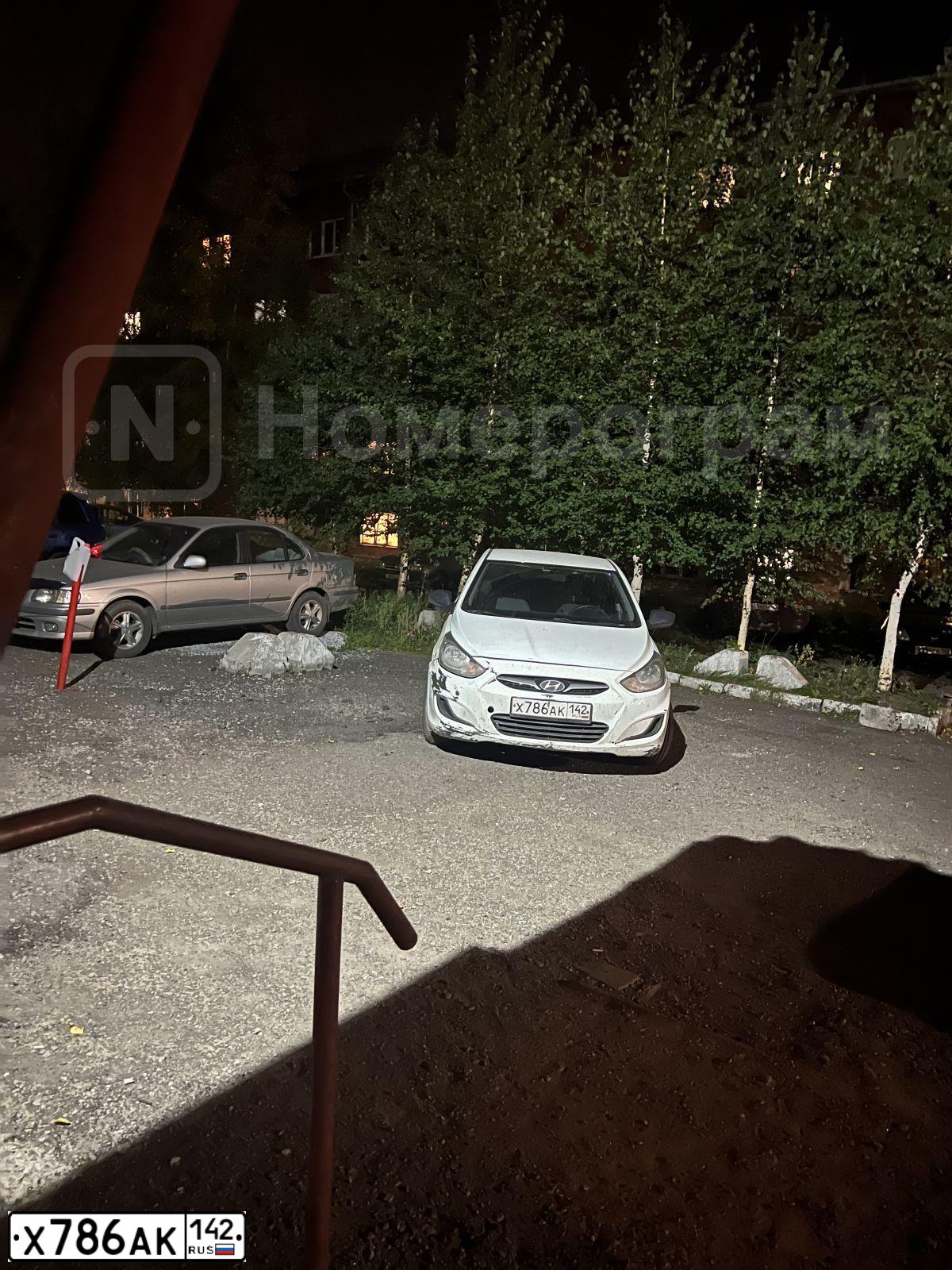 Фото автомобиля HYUNDAI SOLARIS, 2011 — госномер Х786АК142. Цвет: БЕЛЫЙ