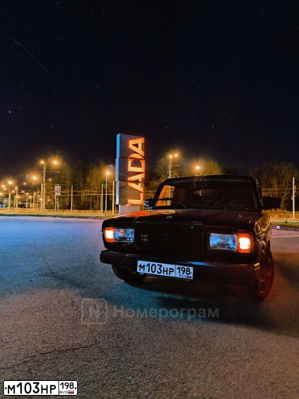 Фото автомобиля LADA 2107, 2004 — госномер М103НР198. Цвет: ЧЕРНЫЙ