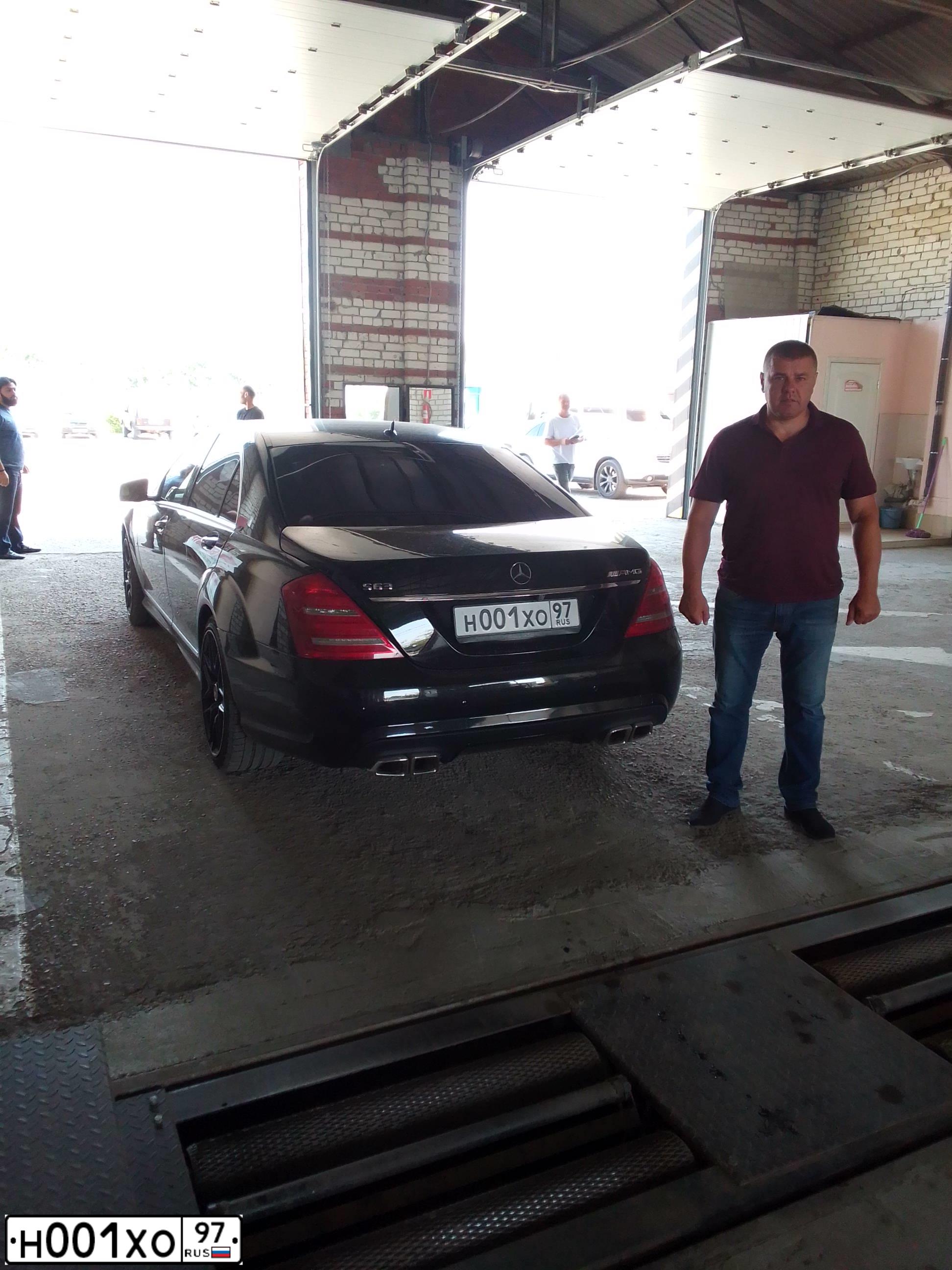 Фото автомобиля MERCEDES-BENZ S500, 2008 — госномер Р092РТ126. Цвет: ЧЕРНЫЙ